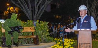 Surco homenajea a policía Patrick Ospina Surco homenajea a policía Patrick Ospina