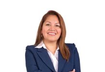 Zulema Morales saca la cara contra la crisis política