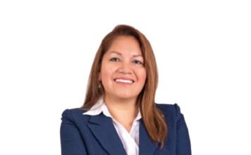 Zulema Morales saca la cara contra la crisis política