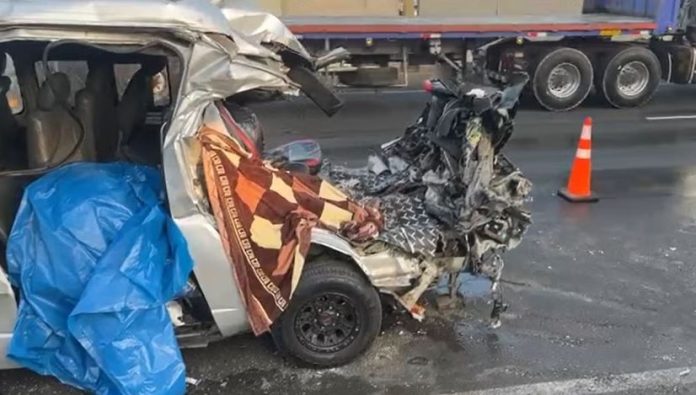 2 muertos y 15 heridos en choque en Panamericana Sur