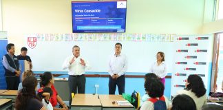 Alumnos vuelven a aulas libres de virus