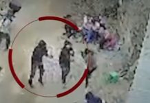 Balean a dirigente delante de vecinos