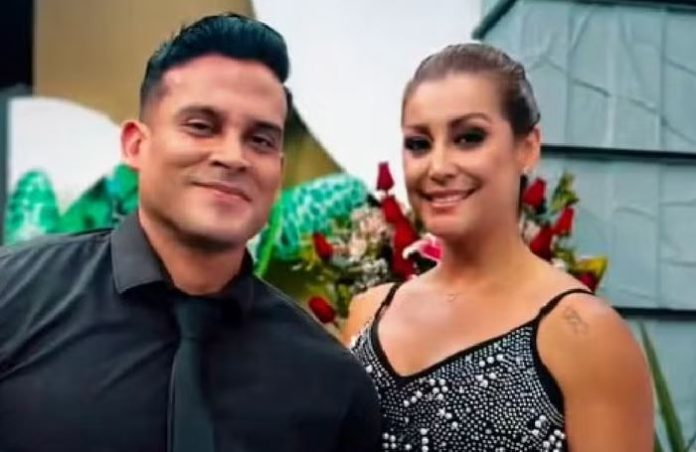 Christian Domínguez solo saludó a Karla por Día de la Madre
