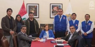 Estudiantes de UNMSM levantan toma de campus Estudiantes y autoridades de la San Marcos, junto a miembros de la Defensoría del Pueblo, acordaron ayer martes levantar la toma del campus