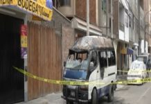Incendian combi con cobrador dentro