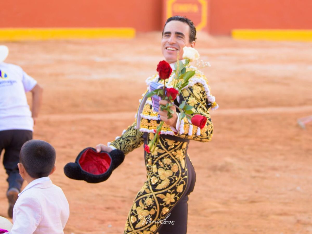 Torero peruano joaquín galdós celebra 10 años
