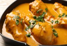 Pollo dorado en salsa española
