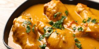 Pollo dorado en salsa española