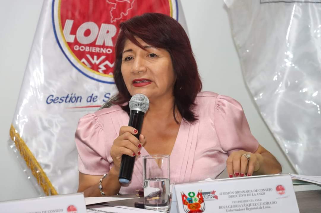 Ordenan captura de gobernadora