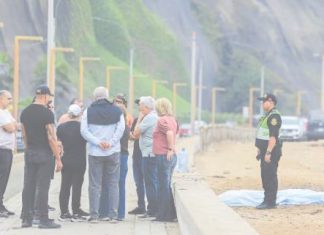 Tablista murió de infarto mientras surfeaba Tablista murió de infarto mientras surfeaba