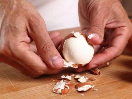 Técnica para pelar huevos cocidos