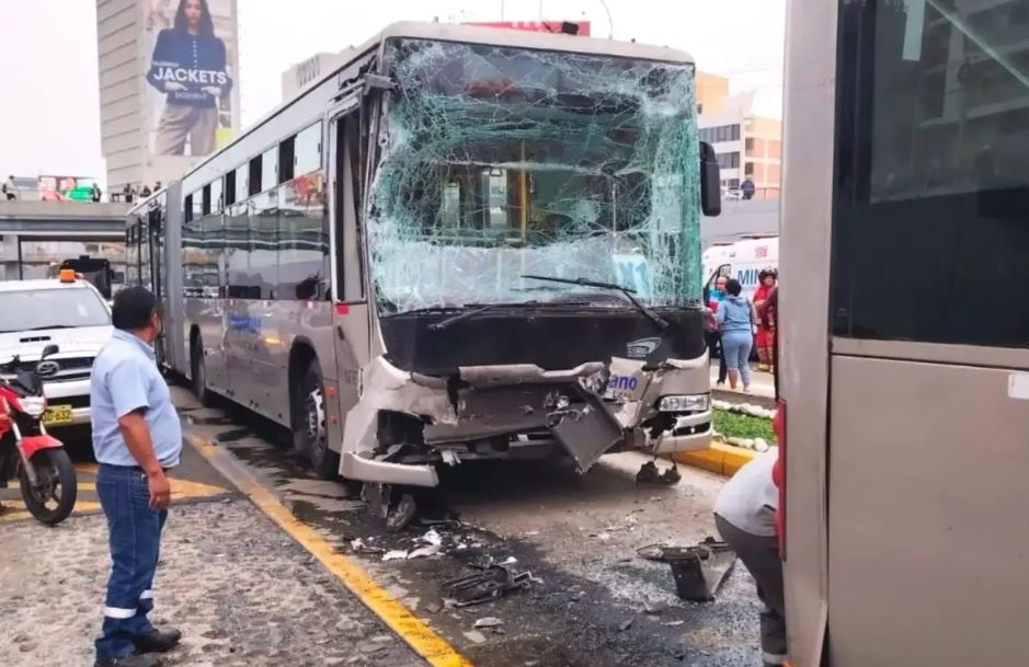 Triple choque deja 40 heridos