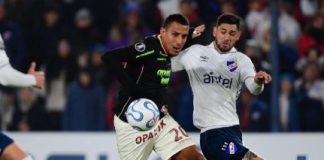 Universitario sigue con vida Universitario empató sin goles con Nacional en Montevideo