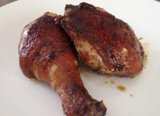 Pollo asado marinado en deliciosa salsa de soja pollo asado con salsa de soja