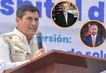 presidente del Consejo de Ministros, Luis Arroyo, el ministro de Defensa, Amadeo Flores, y el canciller, Carlos Pareja