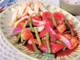 saltado de vainita con pollo