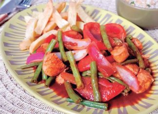 saltado de vainita con pollo