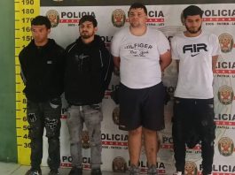 Asesinan a dos y caen en persecución policial