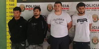 Asesinan a dos y caen en persecución policial
