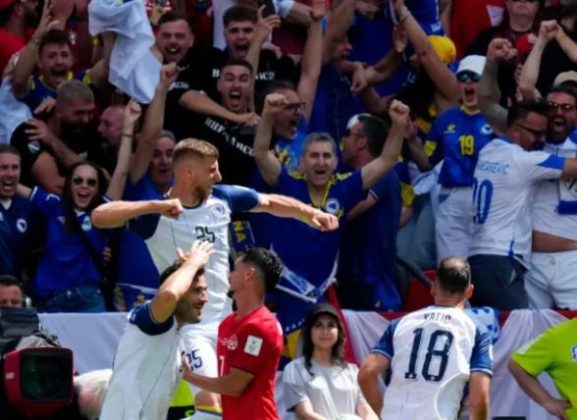 Bosnios celebraron empate ante Canadá