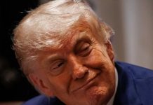 Afirma que sigue negociando con Irán Donald Trump