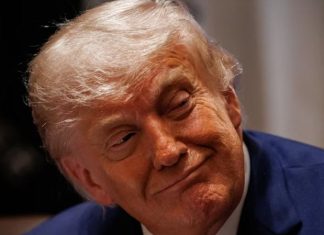 Afirma que sigue negociando con Irán Donald Trump