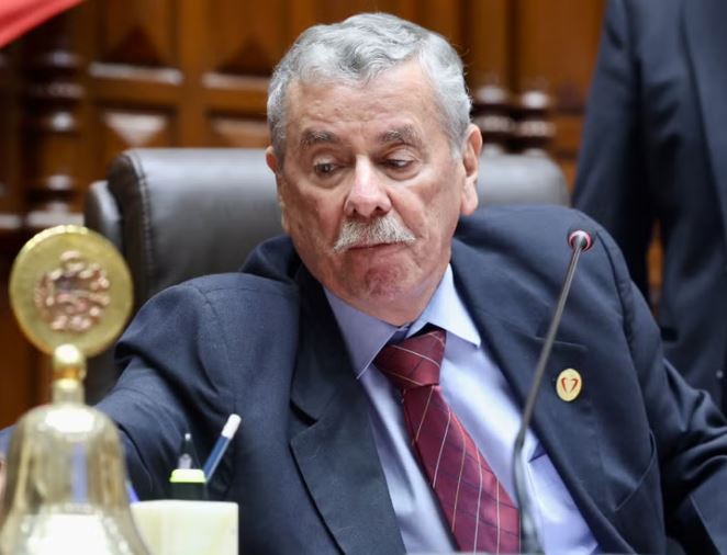 Rospigliosi anunció ampliación de legislatura