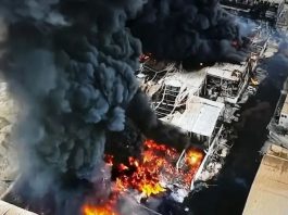 Incendio devora 9 fábricas en Lurín Incendio devora 9 fábricas en Lurín