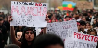 Marcha contra Kast deja 35 detenidos