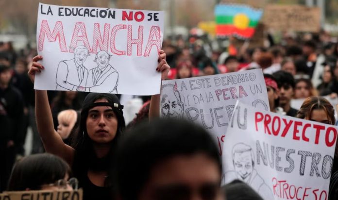 Marcha contra Kast deja 35 detenidos