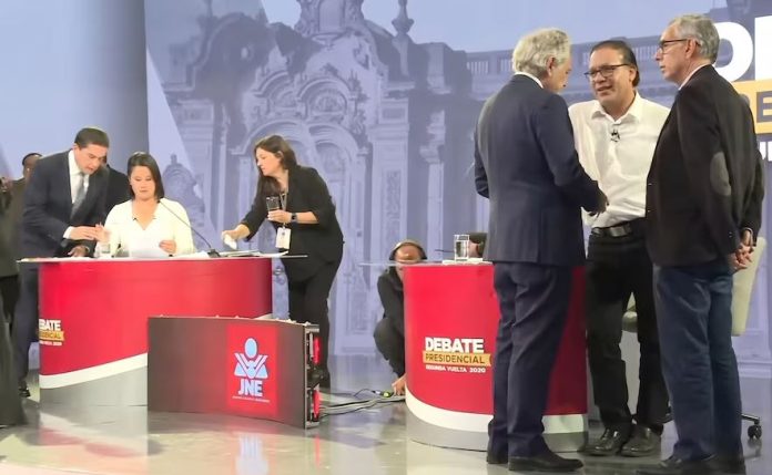 Miguel Torres, dirigió a Keiko Fujimori y Pedro Francke a Roberto Sánchez en el debate
