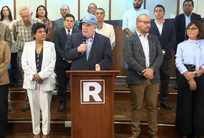 Rafael López Aliaga pide votar por Keiko