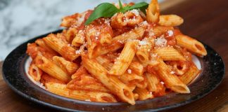 canutos en pasta pomodoro