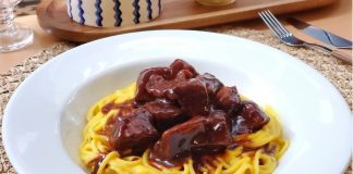 Ricos tallarines con salsa a la huancaína tallarines con salsa a la huancaína