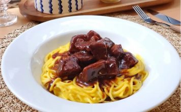 Ricos tallarines con salsa a la huancaína tallarines con salsa a la huancaína