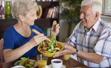 ¿Cómo deben nutrirse las personas mayores?
