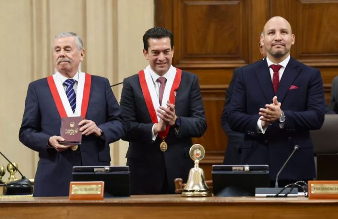 60 senadores juraron en retorno a la bicameralidad