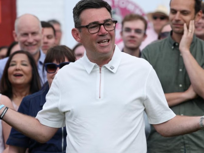 Burnham asume en Reino Unido