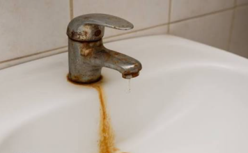 Cómo eliminar el óxido de un caño