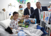 Ministro Freddy Solano visitó a Benjamín y constató su favorable recuperación tras el ataque de un perro en Chiclayo