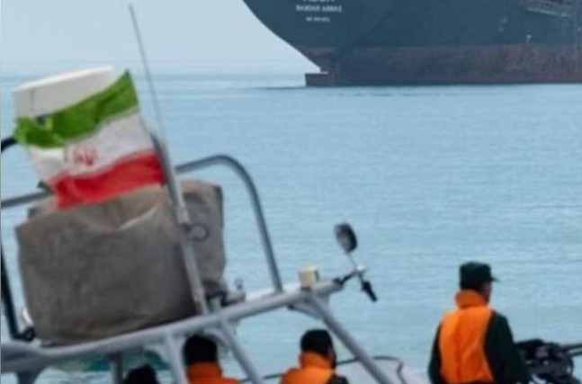 Irán mantendrá cerrado Ormuz