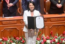 Keiko recibió credenciales Jurado Nacional de Elecciones (JNE) entregó las credenciales a la presidenta electa, Keiko Fujimori