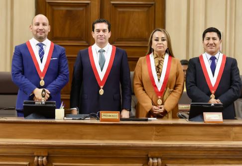 Miguel Torres es presidente de la Mesa Directiva del Senado