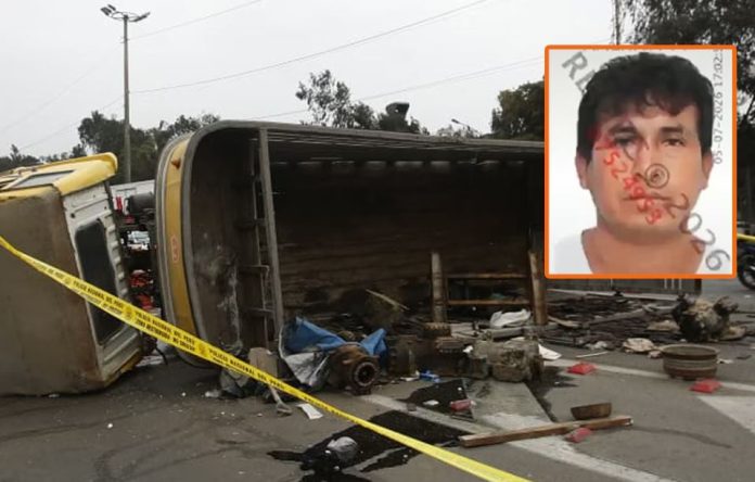 Muere aplastado por su propio camión Muere aplastado por su propio camión