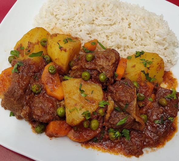 Delicioso estofado de res peruano