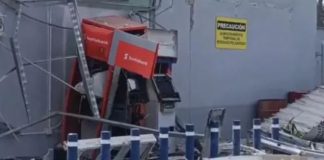 Asaltantes explotaron dos cajeros en grifo