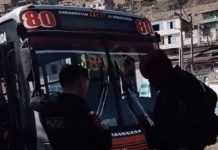 Atacan bus a balazos y hieren a conductor