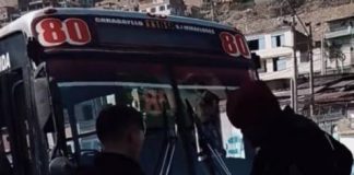Atacan bus a balazos y hieren a conductor