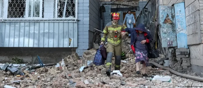 Ataques rusos con misiles matan a al menos 13-17 personas en Kiev