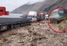 Camiones, buses y autos quedan varados tras huayco en Arequipa Camiones, buses y autos quedan varados tras huayco en Arequipa